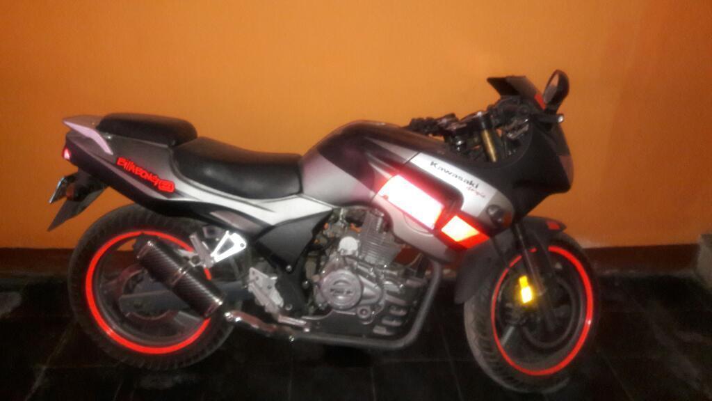Moto Modelo Kawasaki 200