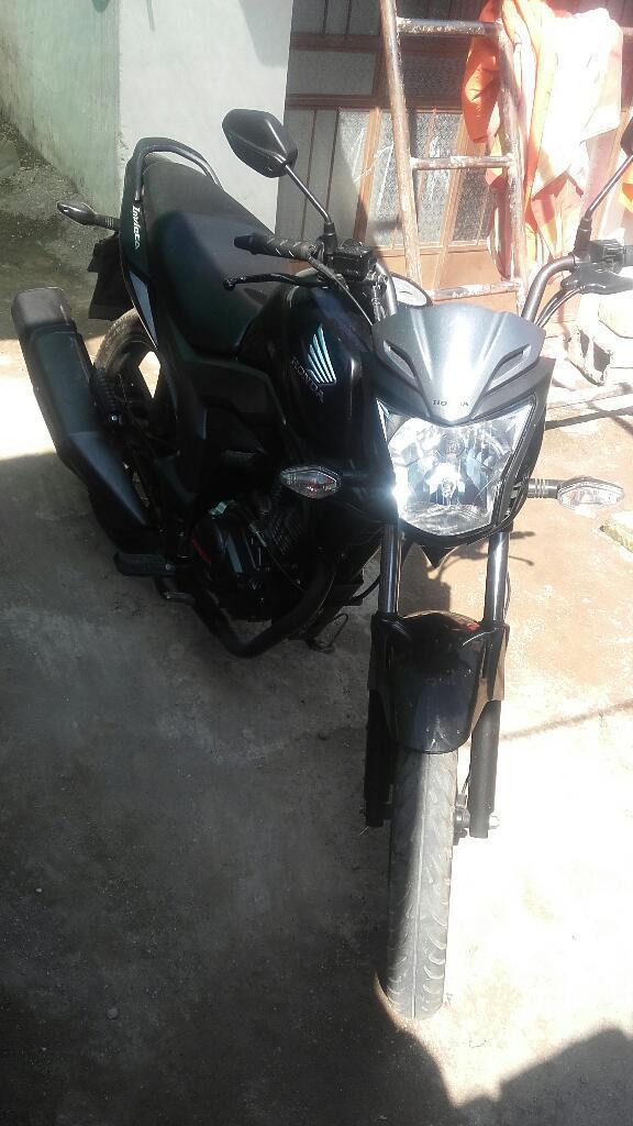 Vendo Moto Semi Nueva