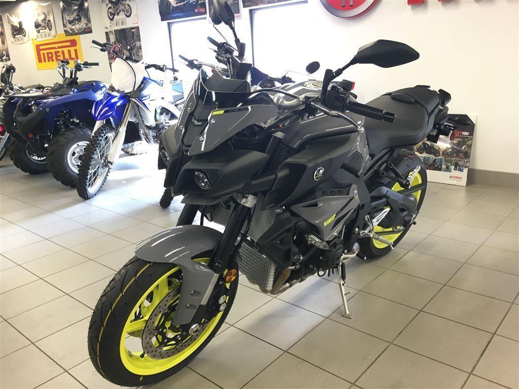 2017 YAMAHA FZ1