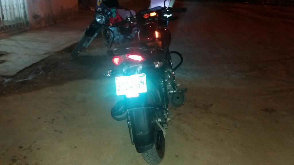 Vendo Moto Pulsar 135