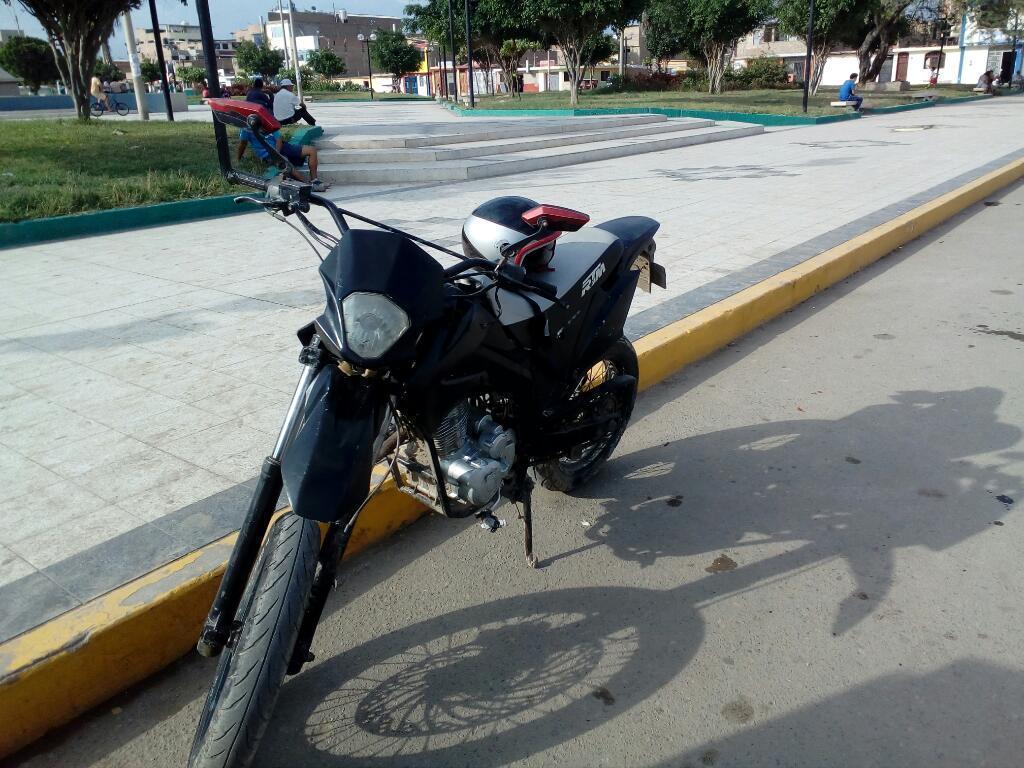 Vendo Motocroos Color Negra