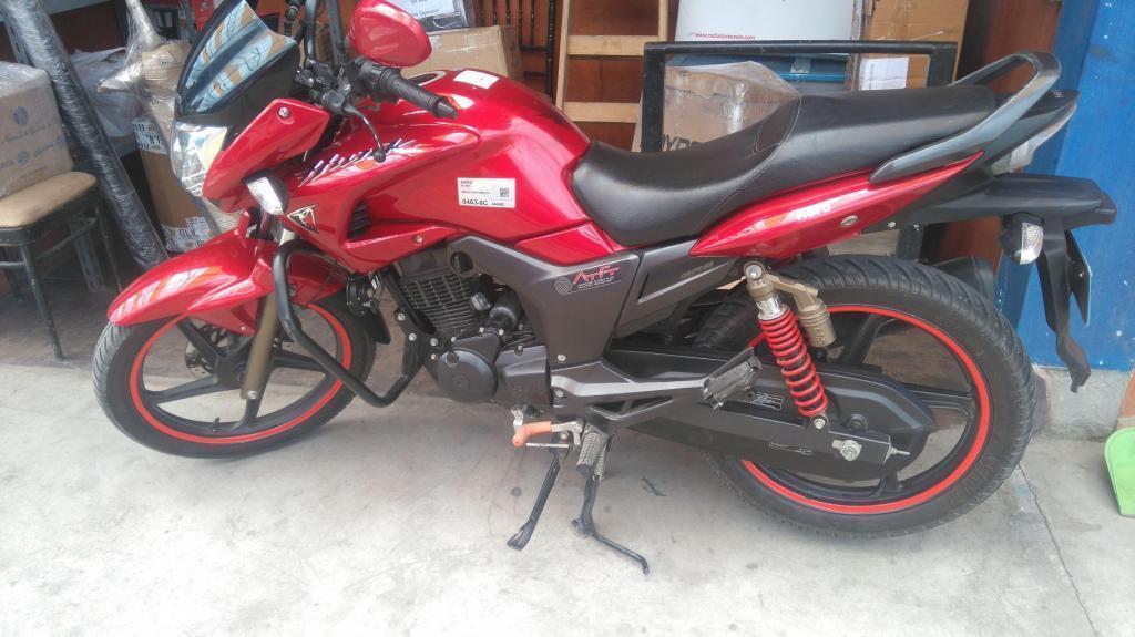 VENDO MOTO HERO HUNK 150