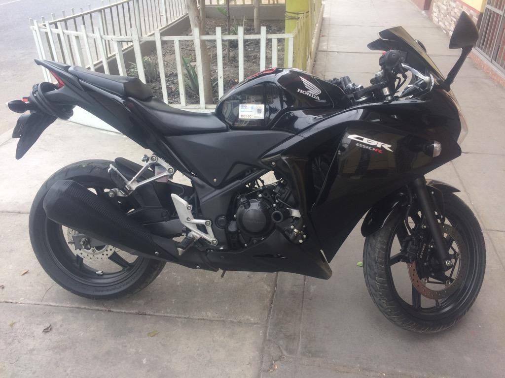 Vendo Moto Honda Cbr 250R Año 2015