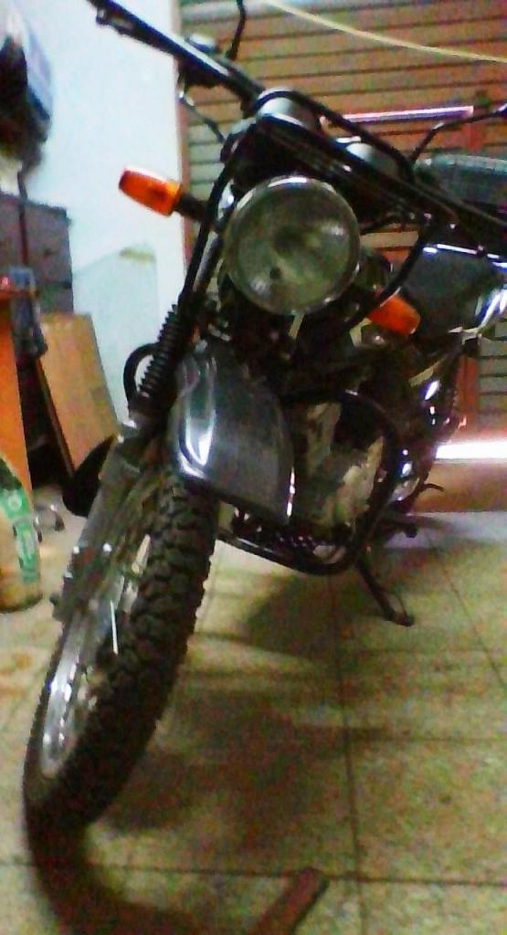 Vendo Moto Yamaha YB125 Chacarera