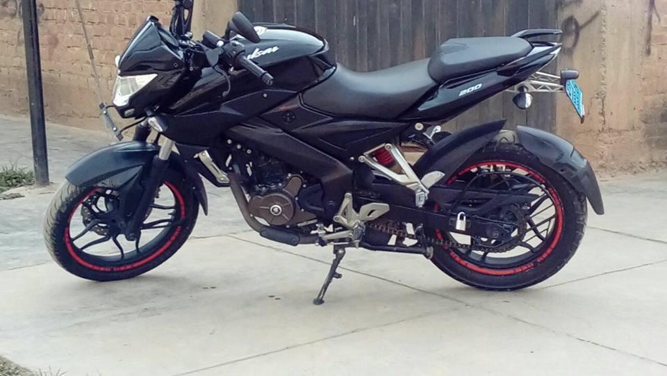 se vende moto ns año 2015.. papeles en recla