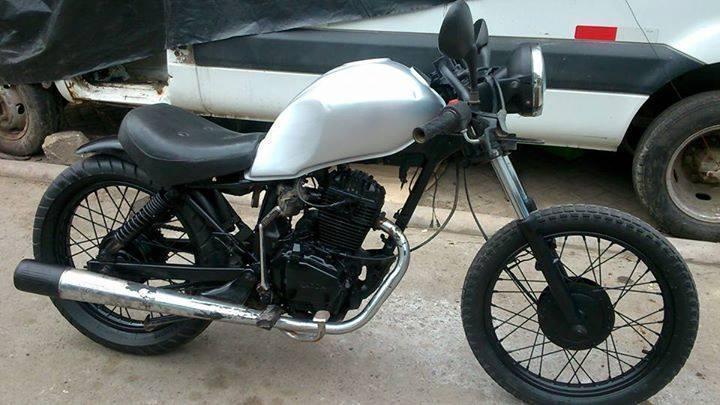 vendo moto modelo caferacer