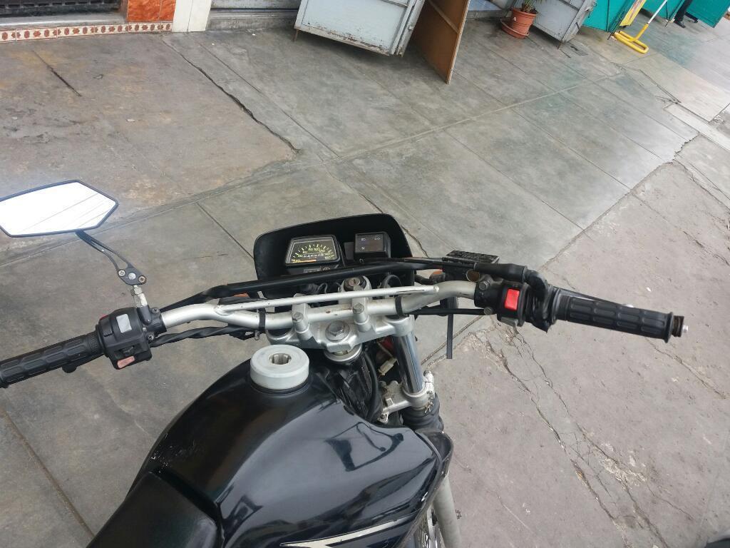 Yamaha Xt225