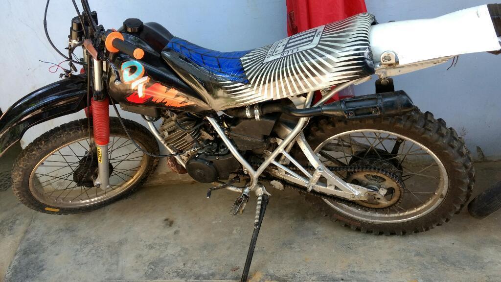 Vendo Moto Yamaha 175 K