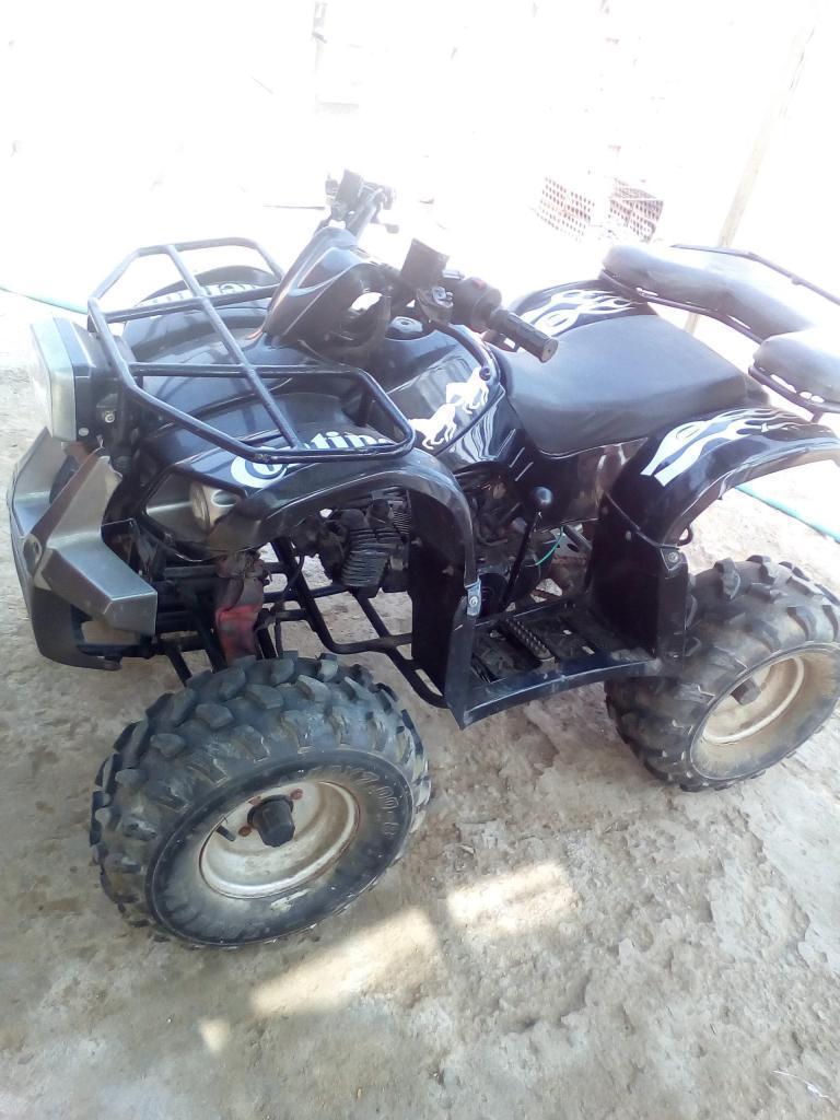 vendo cuatrimoto a 2500 negociable