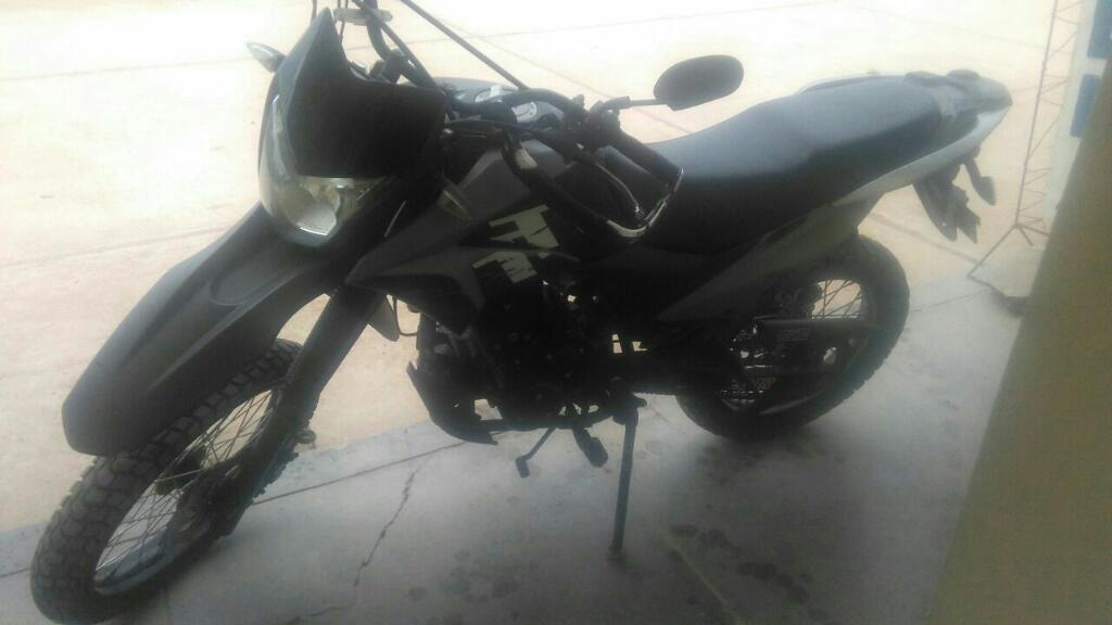 Vendo Moto Lineal Akt 200cc