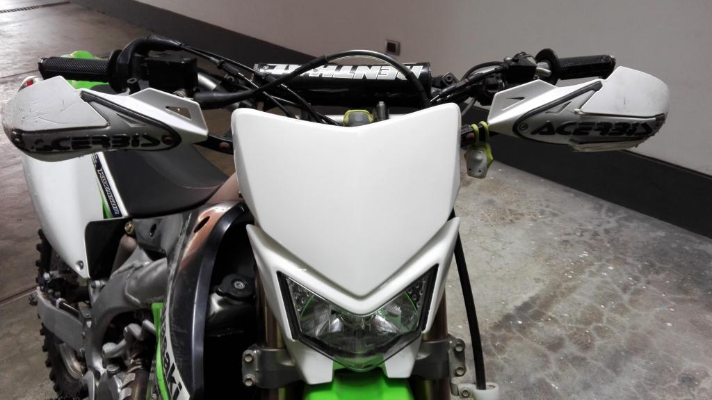 Kawasaki KLX 450 R moto enduro sistema de escape poco uso