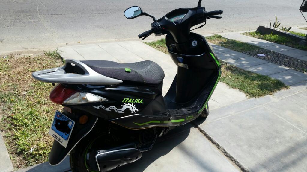 Moto Scooter Impecable