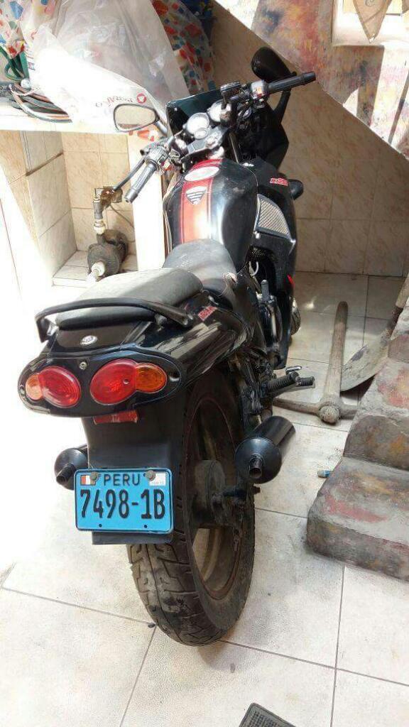 Se Vende Moto Italika Rt200