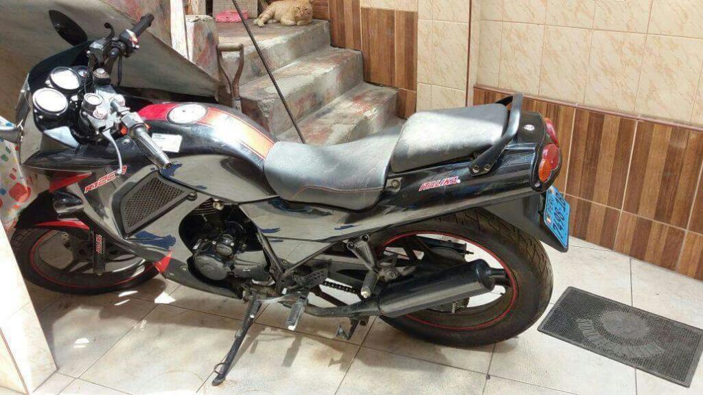 Se Vende Moto Italika Rt200