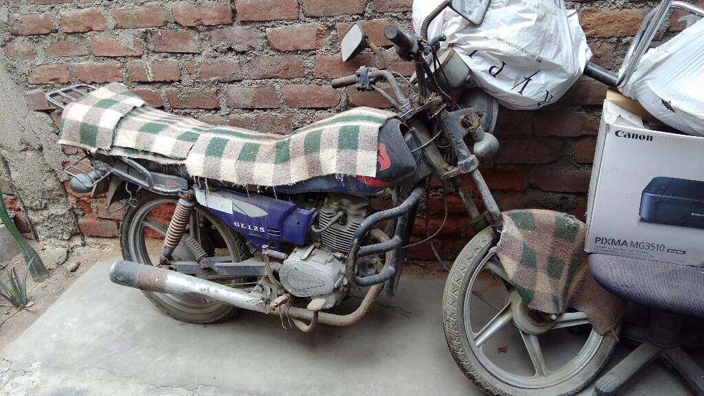 Se Vende Moto de Segunda Precio Tratar