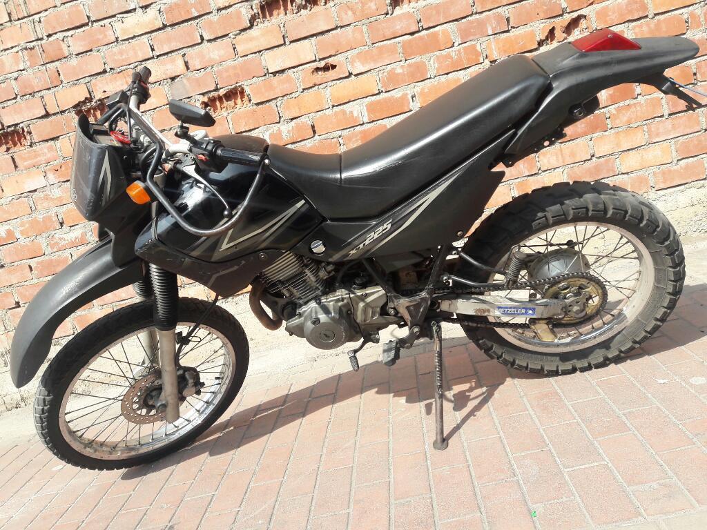 Vendo Moto Cross Yamaha Xt225