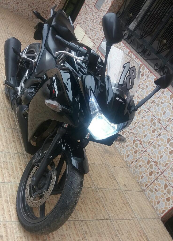 Vendo Moto Honda Cbr250r con Soat