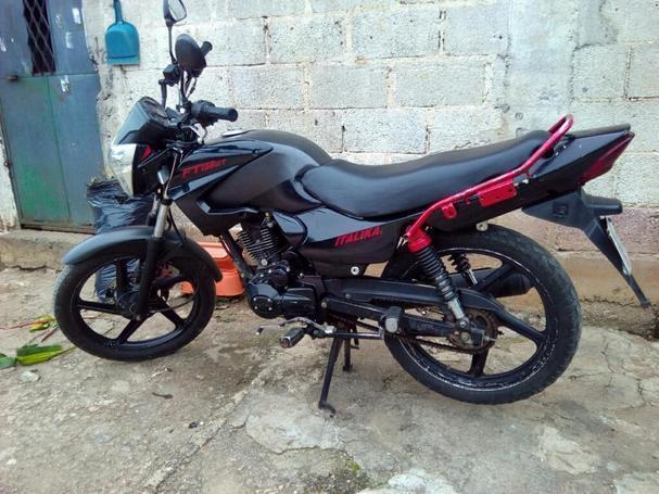 MOTO ITALIKA 150