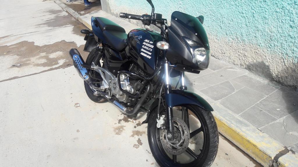 Moto pulsar 180 llamar al 978575835 lo vendo por viaje urgente