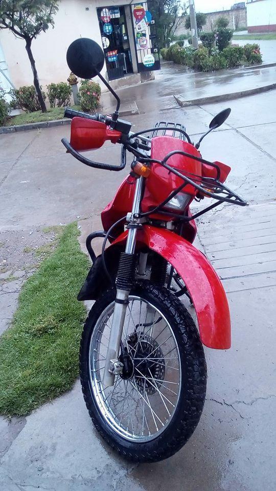 VENDO MOTO HONDA / M. 200