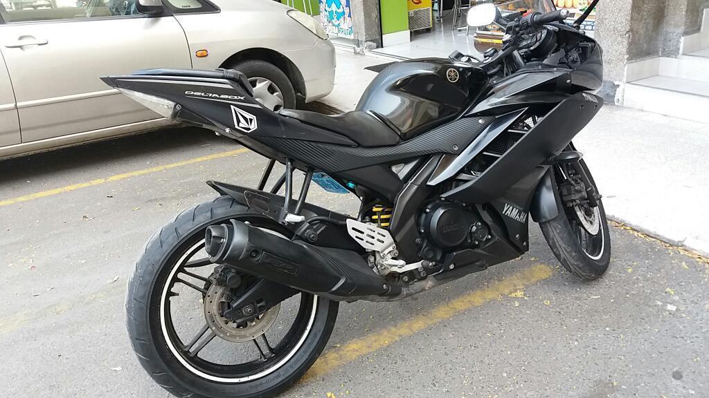 Moto Yamaha R15