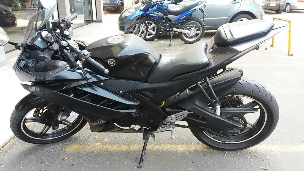 Moto Yamaha R15