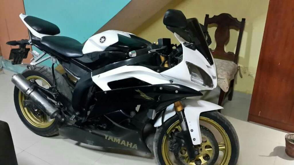 Moto Tuniada de R6